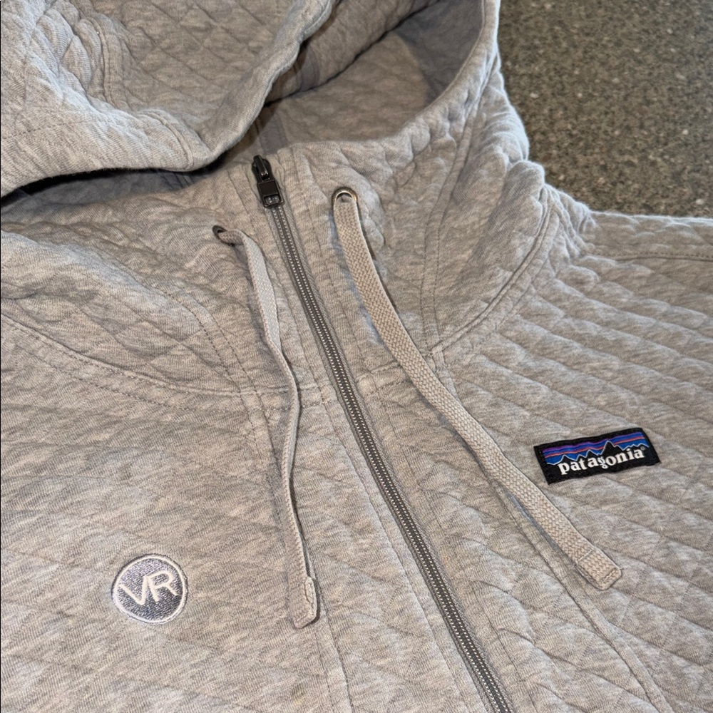 Patagonia Light Gray Quilted Hoodie - Picture 2 of 4